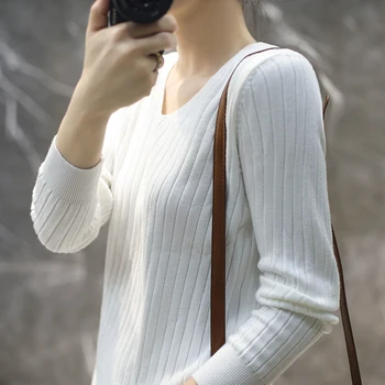 Jesenné a zimné 2021 nové slim fit tvaru dlhý rukáv dna sveter cashmere módne dámske svetre